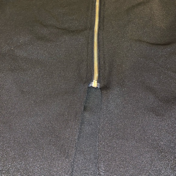 Form fitting black pencil skirt - Picture 5 of 6